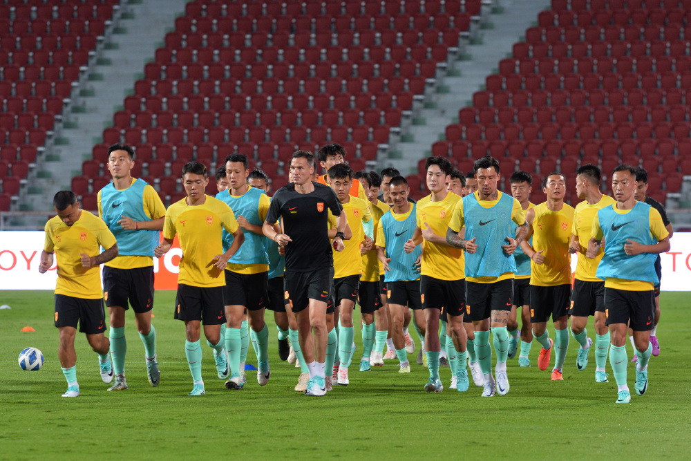 足球——世预赛：中国男足赛前备战